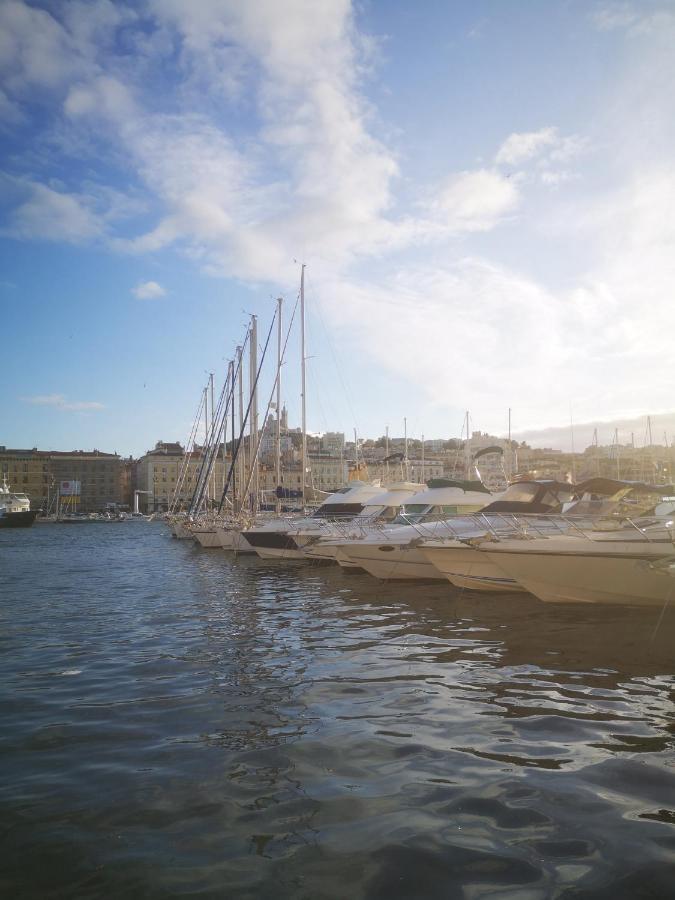 Studio Marseille Luaran gambar