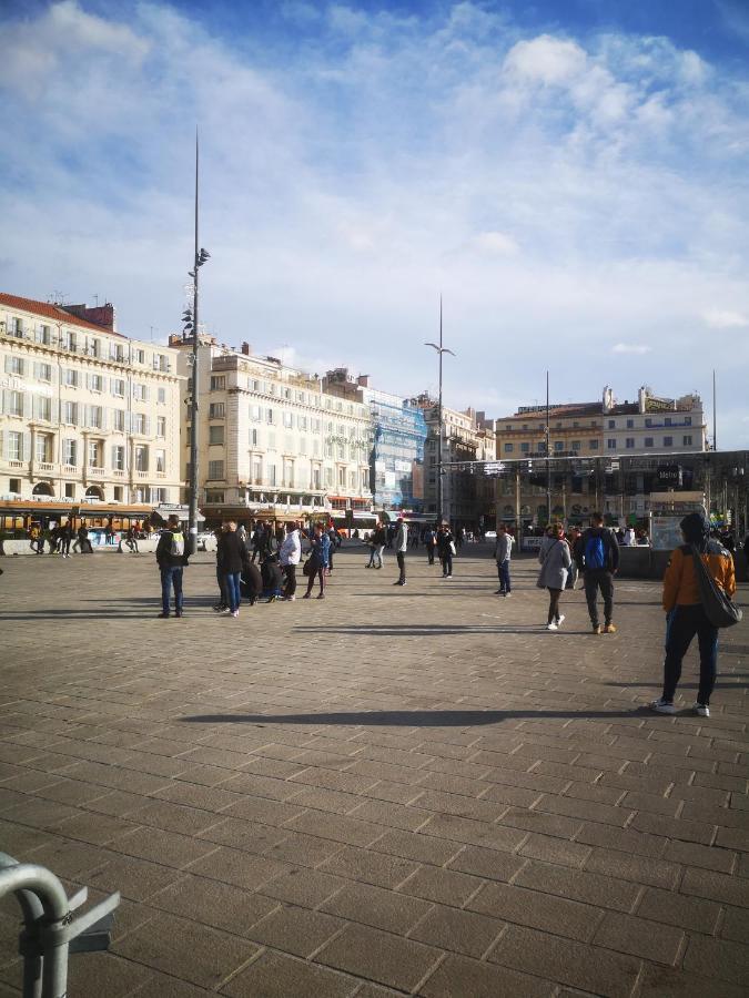 Studio Marseille Luaran gambar